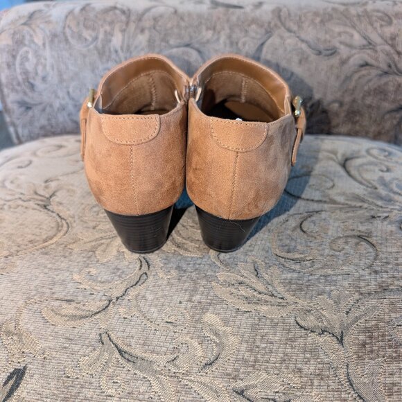 EUC AMERICAN EAGLE WOMEN'S CARA BUCKLE SHOOTIE SIZE 9 - Picture 2 of 6